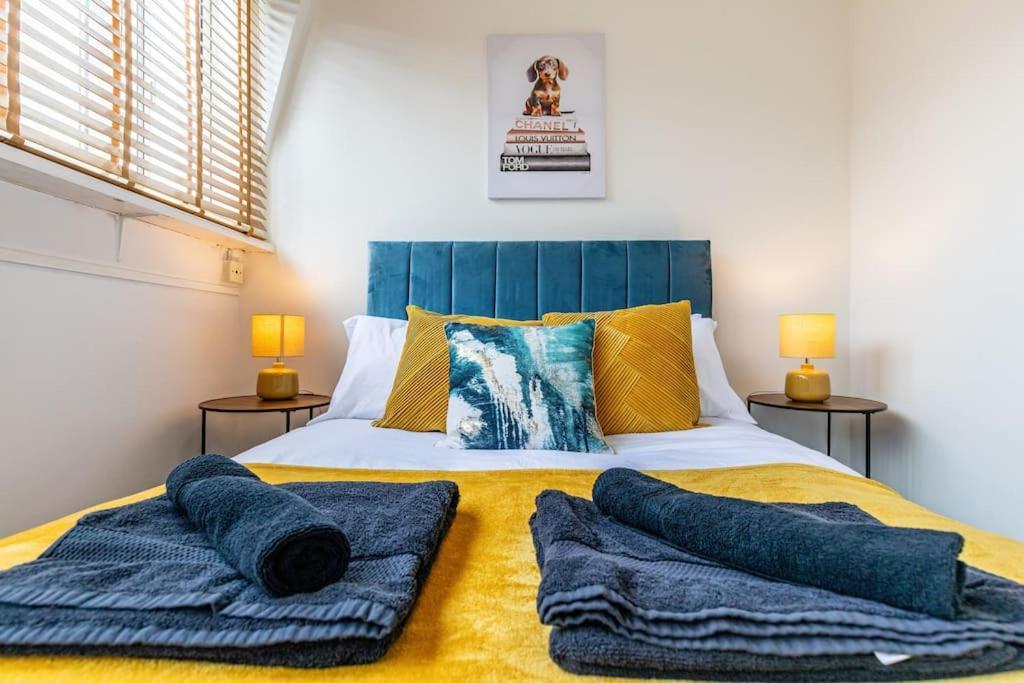 Spacious Duplex Sleeps 6